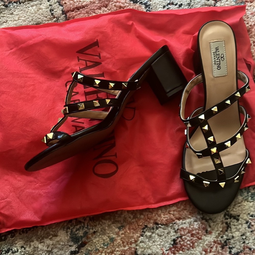 Sandals - Picture 4 of 4
